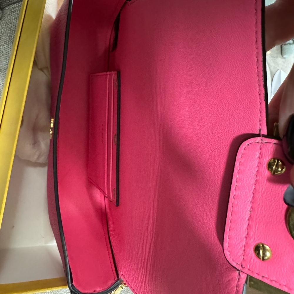 Fuschia Fendi Baguette mini pre owned, great condition - Picture 3 of 6